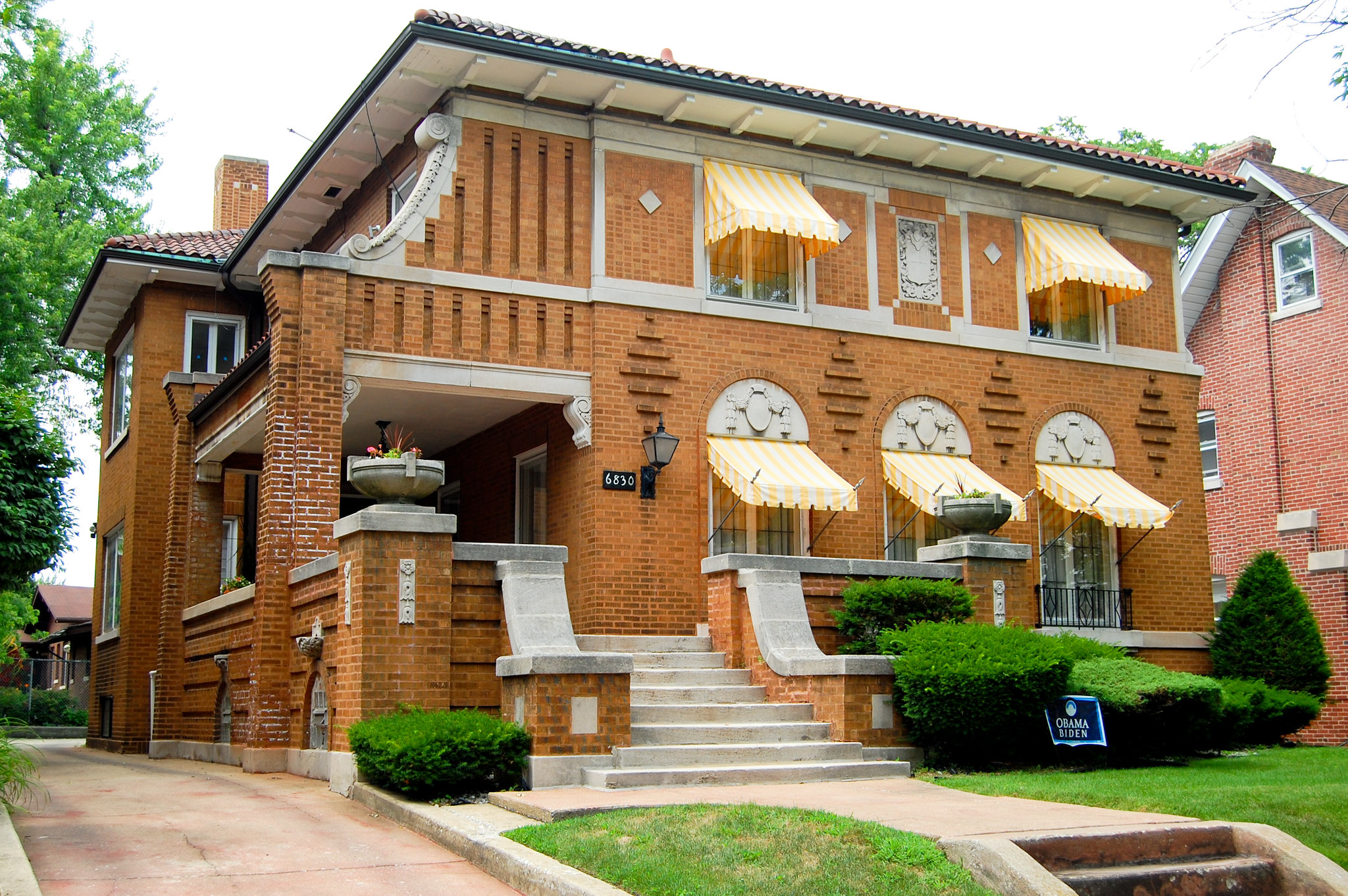photo of a house in Jackson Park Highlands by Eric Allix Rogers