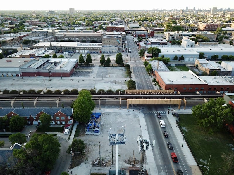 Photo of vacant lots around the intersection of Damen Avenue and Lake Street, the future site of a Green Line 'L' station.